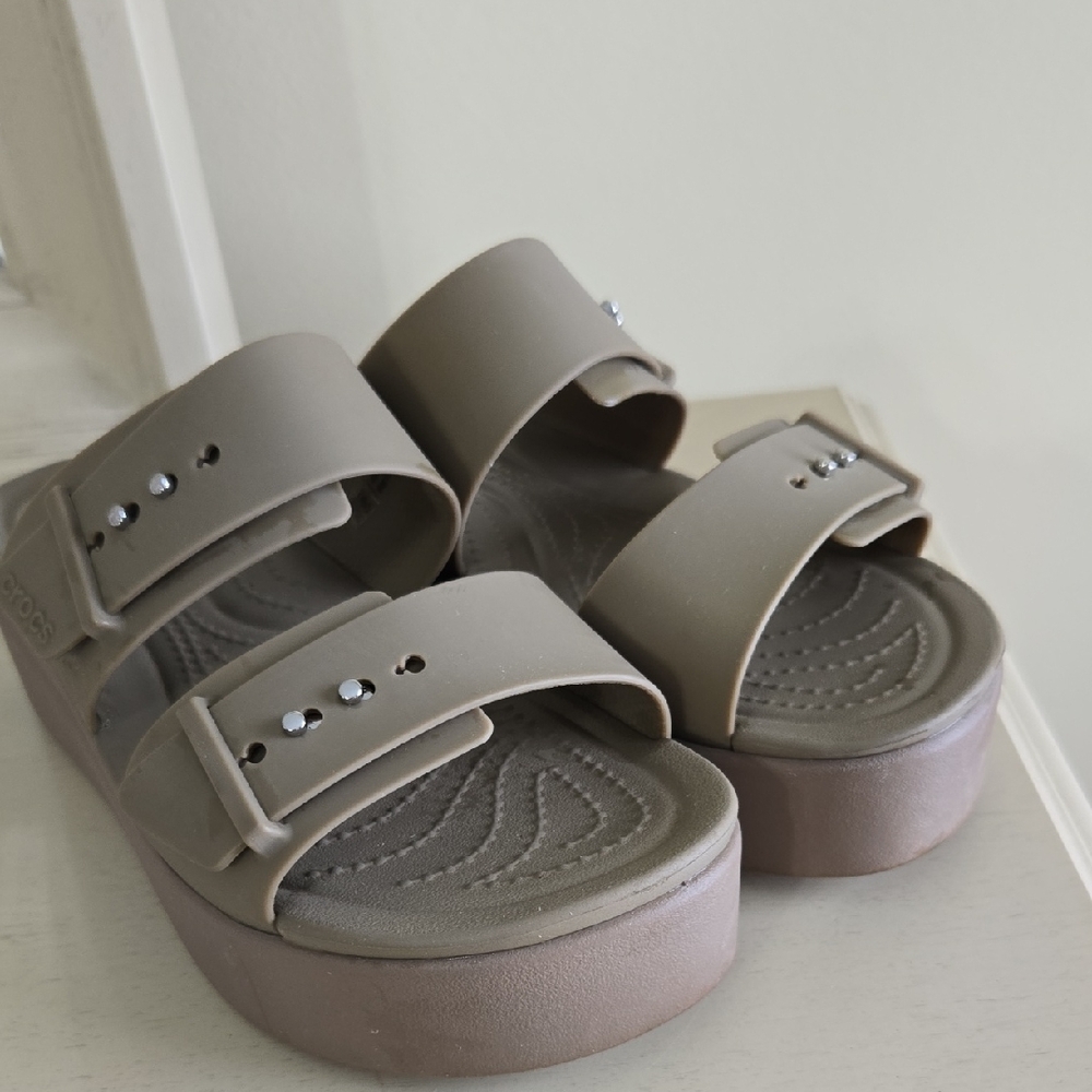 CROCS Women's Beige Sandals